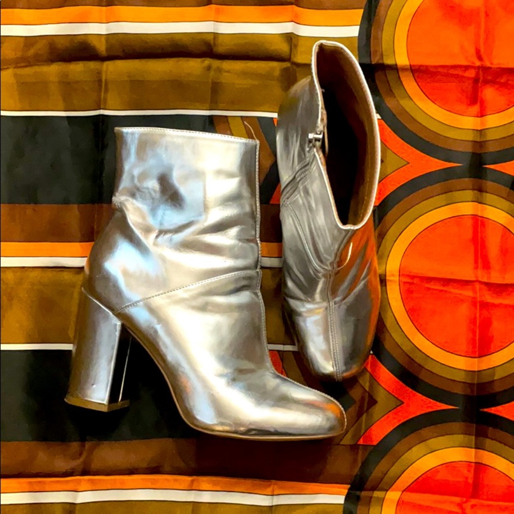 Urban Outfitters Silver Zelda chunky heel booties